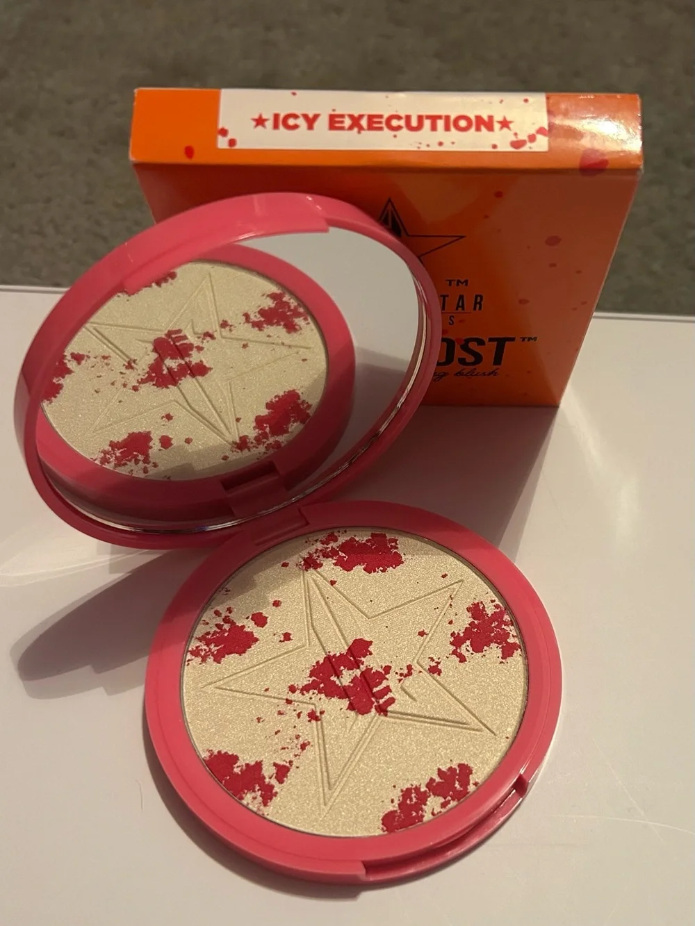 Jeffree Star - Limited Edition Skin Frost Highlighting Blush in Icy Execution